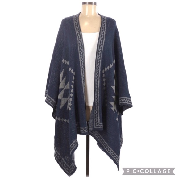 Luxe Apothetique Aztec Print Knit Shawl Shrug - Picture 1 of 3